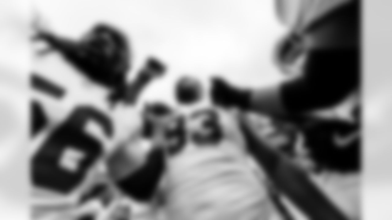 Arizona Cardinals defensive lineman Calais Campbell (93) and Arizona Cardinals defensive lineman Darius Robinson (56) during the Week 17 regular season game between the Arizona Cardinals and the Cincinnati Bengals on Sunday, Dec. 28, 2025 in Cincinnati, OH.