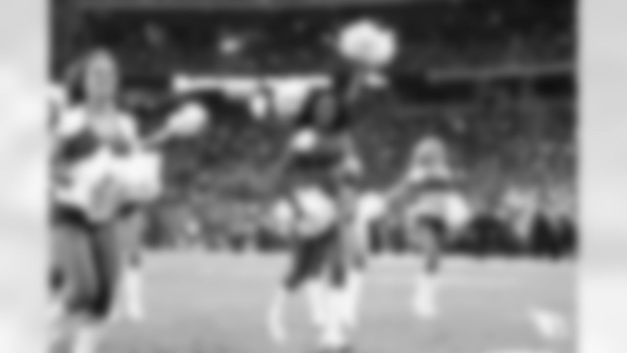 cheerleaders vs ravens_00111