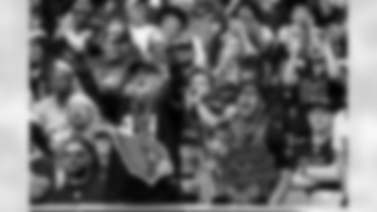 Fans during the Week 5 regular season game between the Arizona Cardinals and the Tennessee Titans on Sunday, Oct. 5, 2025 at State Farm Stadium.