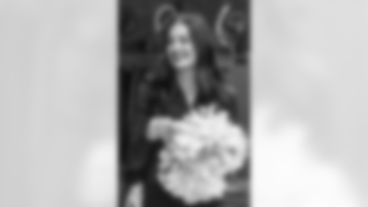 The Arizona Cardinals host a Milk and Cookies at Desert Vista Elementary School presented by SRP and Albertsons-Safeway on Friday, Nov. 21, 2025 in Apache Junction, AZ.