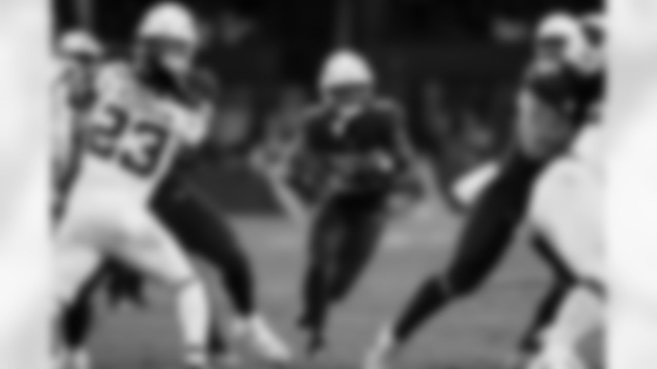 Arizona Cardinals running back Michael Carter (22) during the Week 12 regular season game between the Arizona Cardinals and the Jacksonville Jaguars on Sunday, Nov. 23, 2025 at State Farm Stadium.