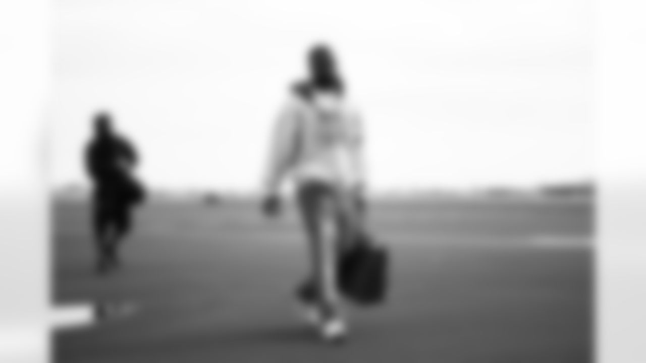 Arizona Cardinals cornerback Darren Hall (30) travels to Inglewood before the Week 18 regular season game against the Los Angeles Rams on Saturday, Jan. 3, 2026 in Phoenix, AZ.