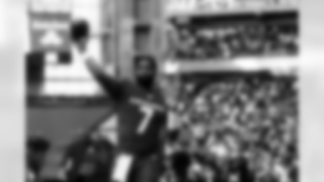 Arizona Cardinals quarterback Jacoby Brissett (7) during the Week 14 regular season game between the Arizona Cardinals and the Los Angeles Rams on Sunday, Dec. 7, 2025 at State Farm Stadium.