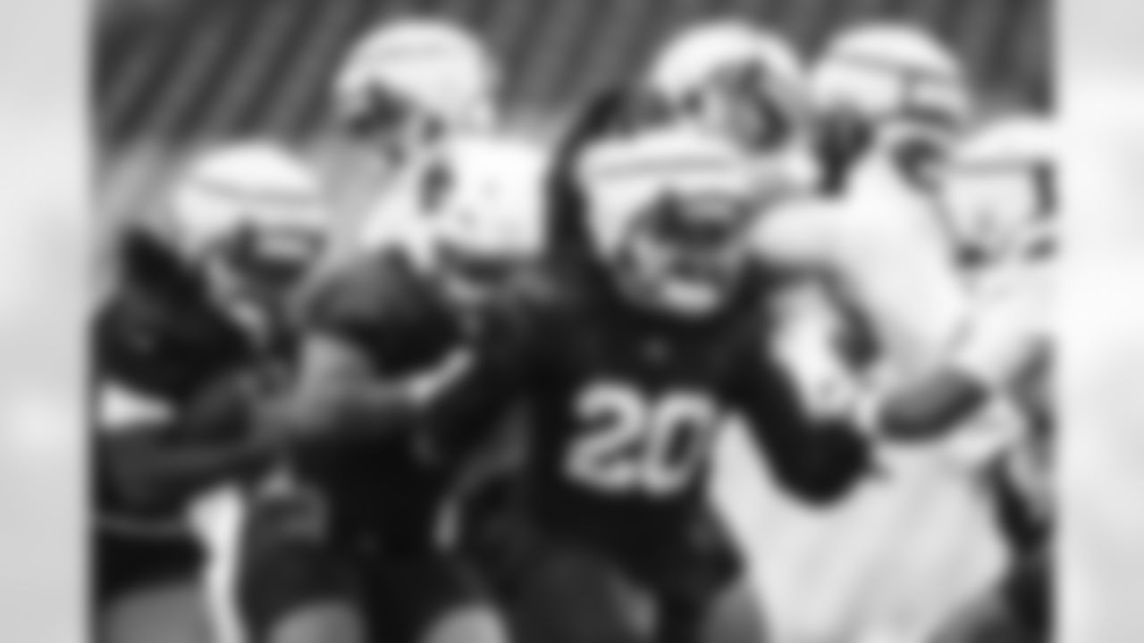 Arizona Cardinals running back DeeJay Dallas (20) during 2024 Cardinals Training Camp at State Farm Stadium on Tuesday, August 6, 2024.