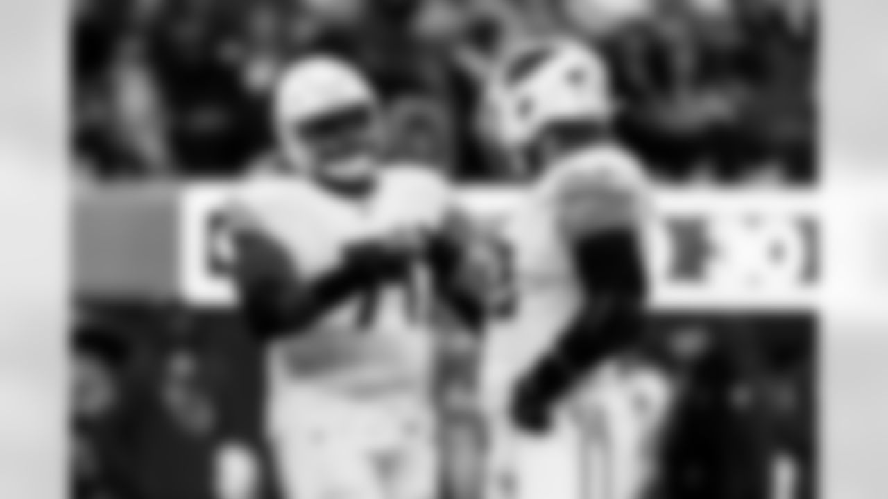 Arizona Cardinals offensive lineman Jon Gaines II (71) and Arizona Cardinals offensive lineman Hjalte Froholdt (72) during the Week 18 regular season game between the Arizona Cardinals and the Los Angeles Rams on Sunday, Jan. 4, 2026 in Los Angeles, CA.