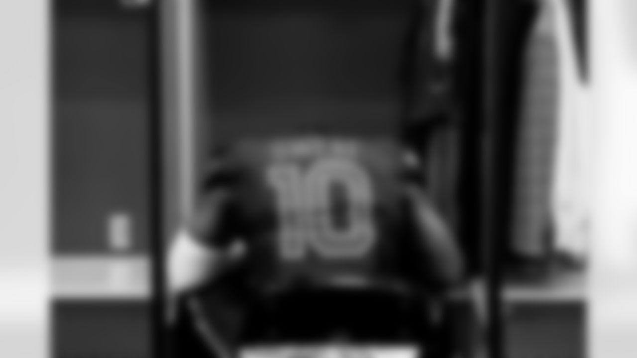 Arizona Cardinals linebacker Josh Sweat (10) during the Week 11 regular season game between the Arizona Cardinals and the San Francisco 49ers on Sunday, Nov. 16, 2025 at State Farm Stadium.