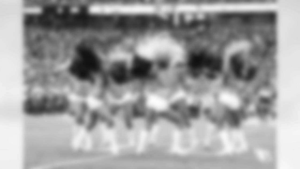 Cheer week 10 vs falcons 00016