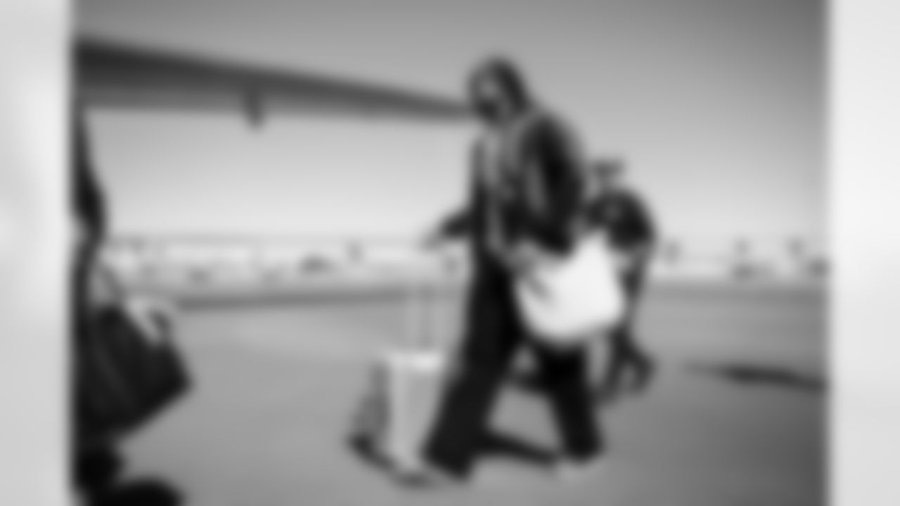 Arizona Cardinals linebacker BJ Ojulari (9) travels to Seattle before the Week 10 regular season game against the Seattle Seahawks on Saturday, Nov. 8, 2025 in Phoenix, AZ.