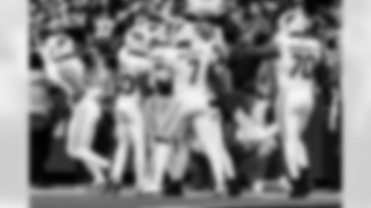 Arizona Cardinals running back Bam Knight (20) , Arizona Cardinals offensive lineman Paris Johnson Jr. (70) , Arizona Cardinals quarterback Jacoby Brissett (7) and Arizona Cardinals wide receiver Marvin Harrison Jr. (18) during the Week 10 regular season game between the Arizona Cardinals and the Seattle Seahawks on Sunday, Nov. 9, 2025 in Seattle, WA.