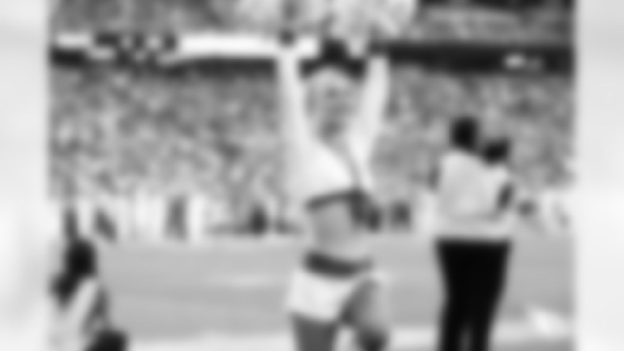 The Arizona Cardinals Cheerleaders during the Week 15 game against the San Francisco 49ers at State Farm Stadium on Dec. 17, 2023.