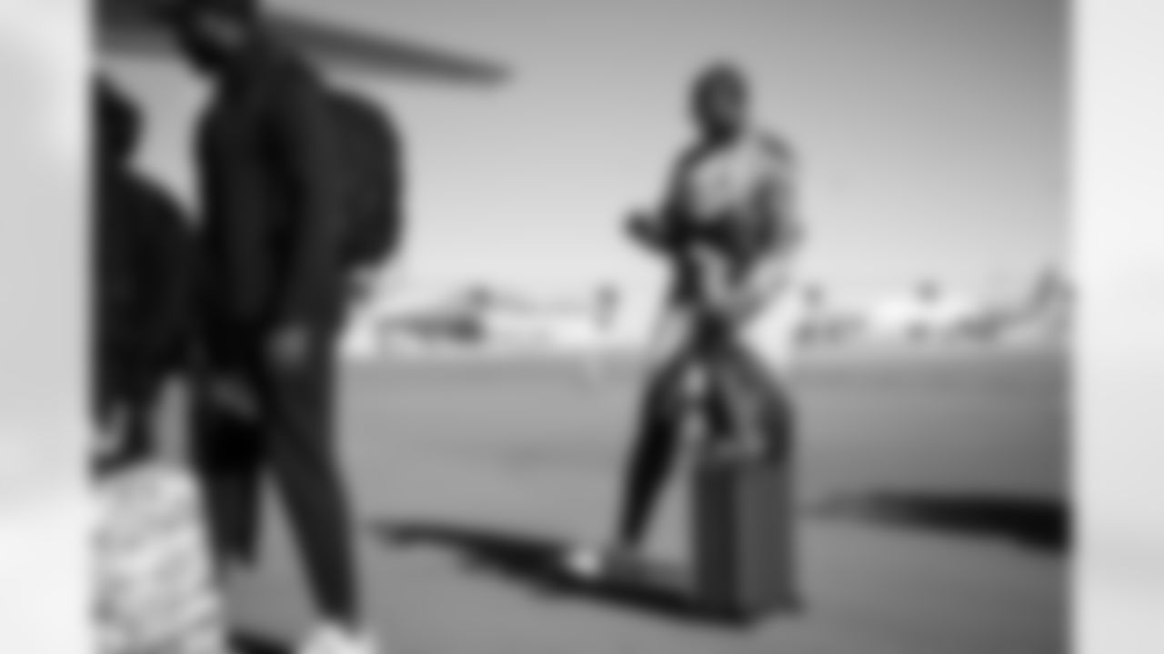 Arizona Cardinals offensive lineman Kelvin Beachum (68) travels to Houston before the Week 15 regular season game against the Houston Texans on Saturday, Dec. 13, 2025 in Phoenix, AZ.