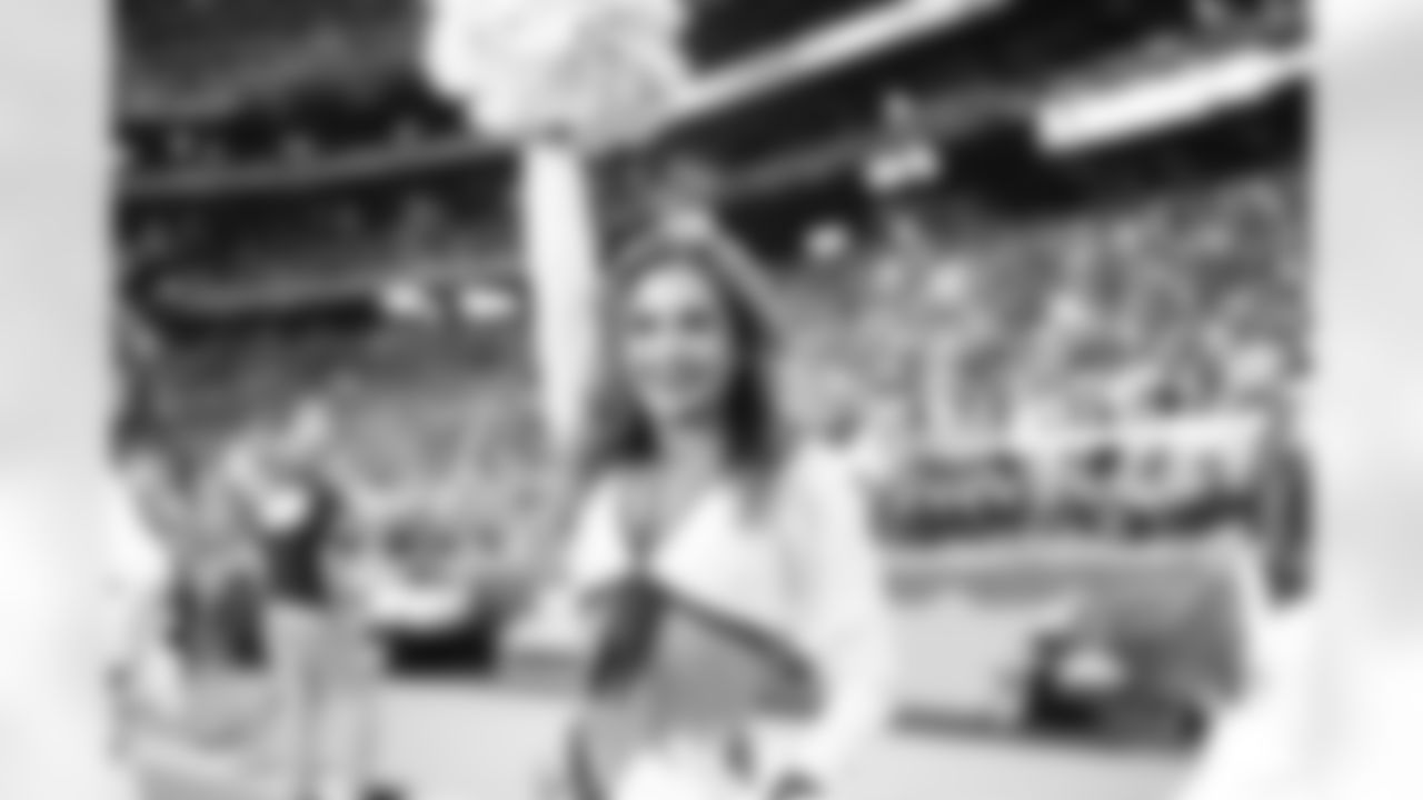 The Arizona Cardinals Cheerleaders during the Week 15 game against the San Francisco 49ers at State Farm Stadium on Dec. 17, 2023.