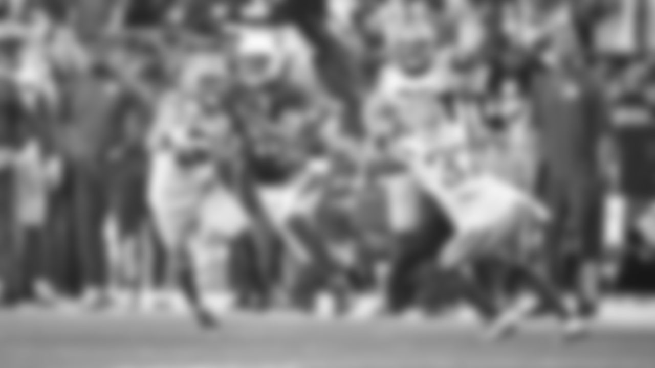 Larry Fitzgerald breaks free on his long catch-and-run in overtime against the Packers in the 2015 playoffs.