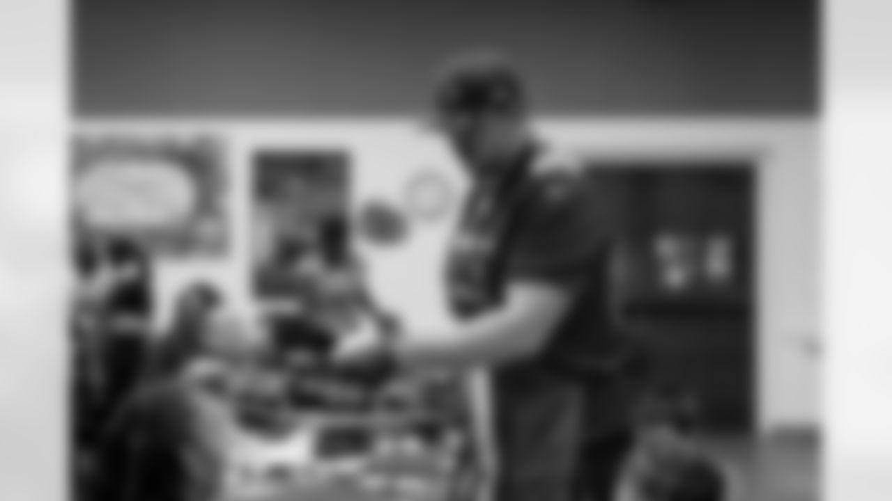 The Arizona Cardinals and Phoenix Rescue Mission host families for a Thanksgiving meal event on Monday, Nov. 24, 2025 in Phoenix, AZ.