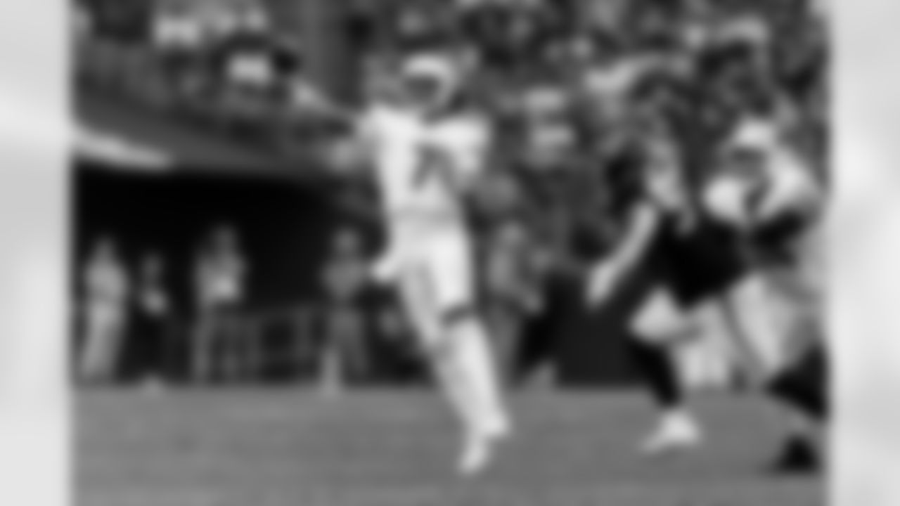 Arizona Cardinals quarterback Jacoby Brissett (7) during the Week 16 regular season game between the Arizona Cardinals and the Atlanta Falcons on Sunday, Dec. 21, 2025 at State Farm Stadium.