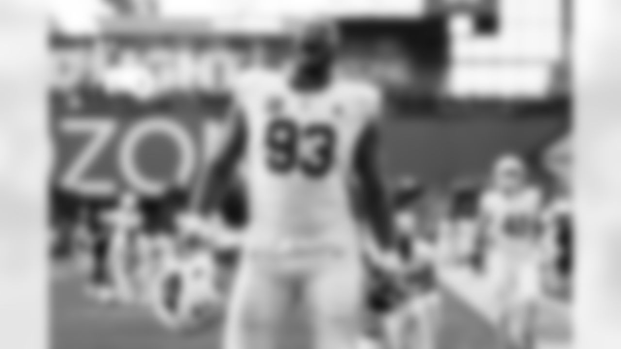 Arizona Cardinals defensive lineman Calais Campbell (93) during the Week 16 regular season game between the Arizona Cardinals and the Atlanta Falcons on Sunday, Dec. 21, 2025 at State Farm Stadium.