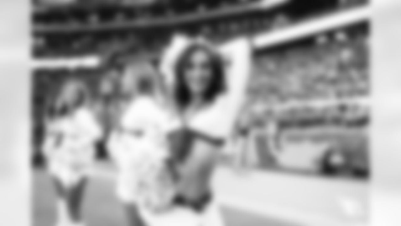 The Arizona Cardinals Cheerleaders during the Week 15 game against the San Francisco 49ers at State Farm Stadium on Dec. 17, 2023.