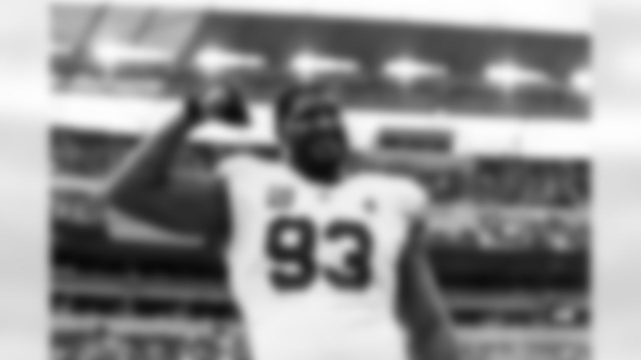 Arizona Cardinals defensive lineman Calais Campbell (93) during the Week 17 regular season game between the Arizona Cardinals and the Cincinnati Bengals on Sunday, Dec. 28, 2025 in Cincinnati, OH.