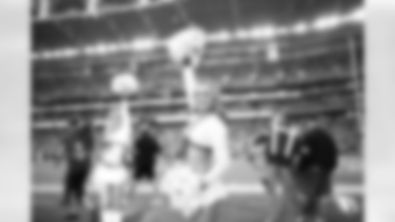 The Arizona Cardinals Cheerleaders during the Week 15 game against the San Francisco 49ers at State Farm Stadium on Dec. 17, 2023.