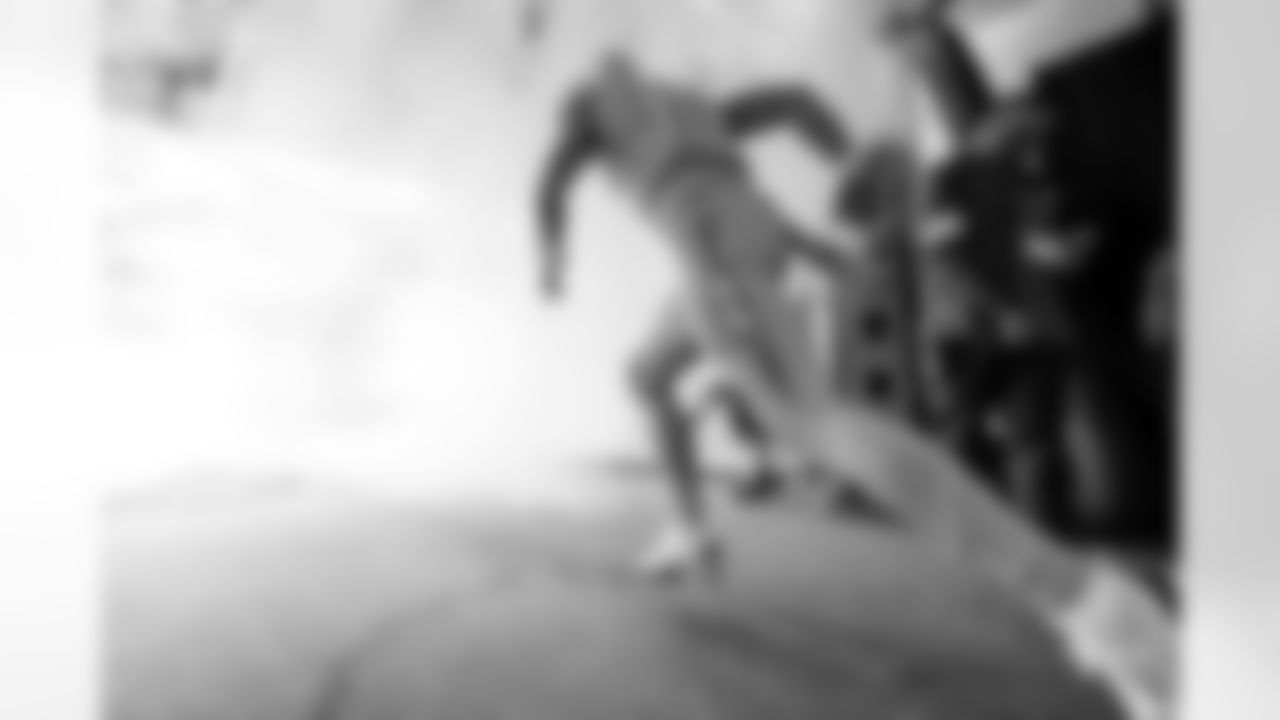 Take a look back at the best photos of Justin Herbert's 2025 campaign.