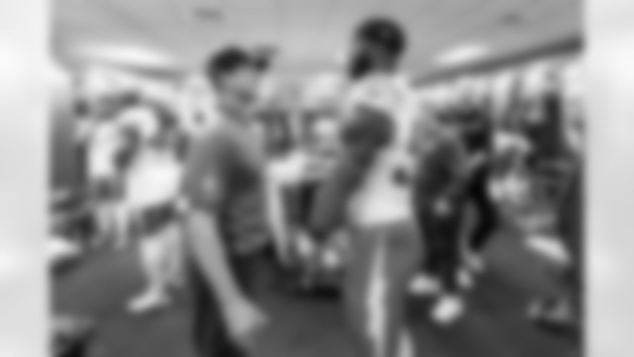 Check out the best shots from the Chargers Week 9 matchup against the Titans!