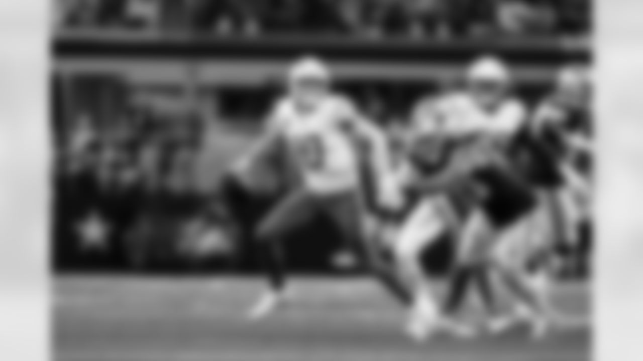 QB Justin Herbert (10)