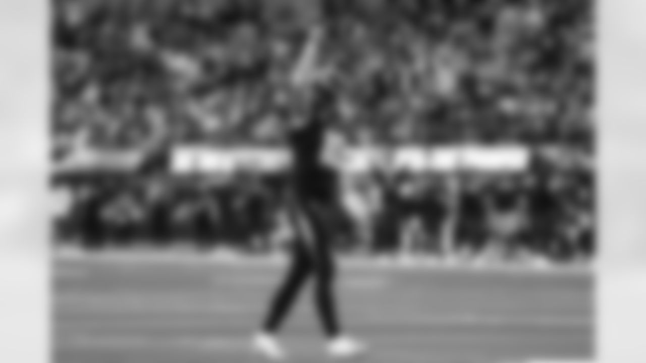 QB Justin Herbert (10)