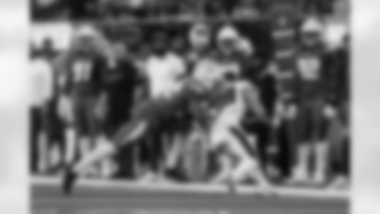 OLB Khalil Mack (52)