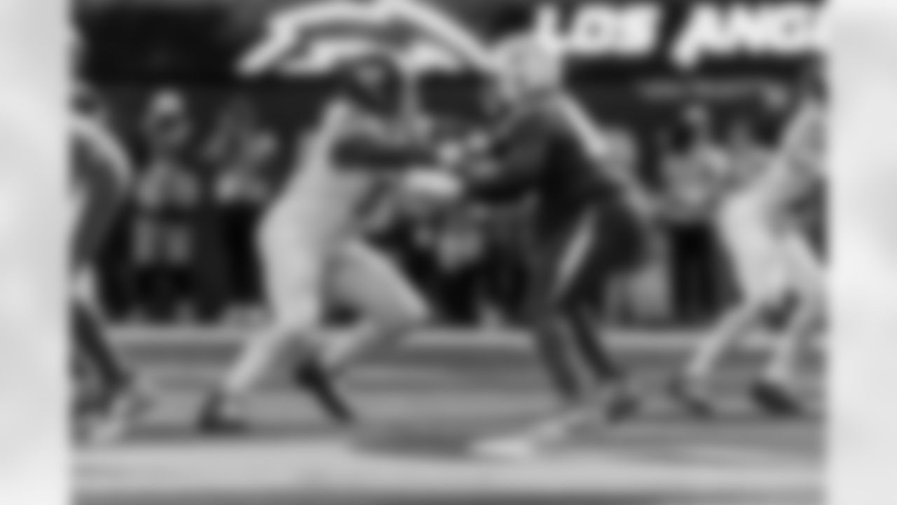 Take a look at the best photos of Chargers 2026 free agent Jamaree Salyer