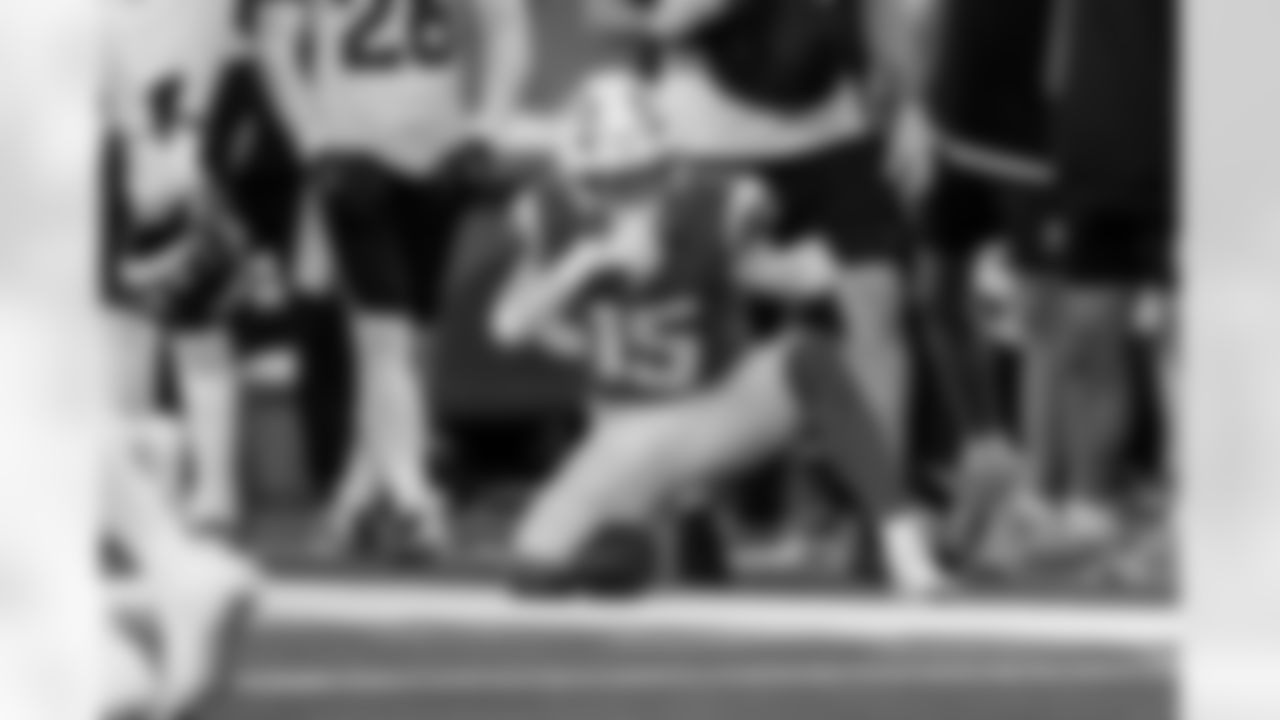 The Los Angeles Chargers play the Denver Broncos on Thursday, December 19, 2024 at SoFi Stadium in Inglewood, CA.
[FINAL SCORE: LAC 34 - DEN 27]