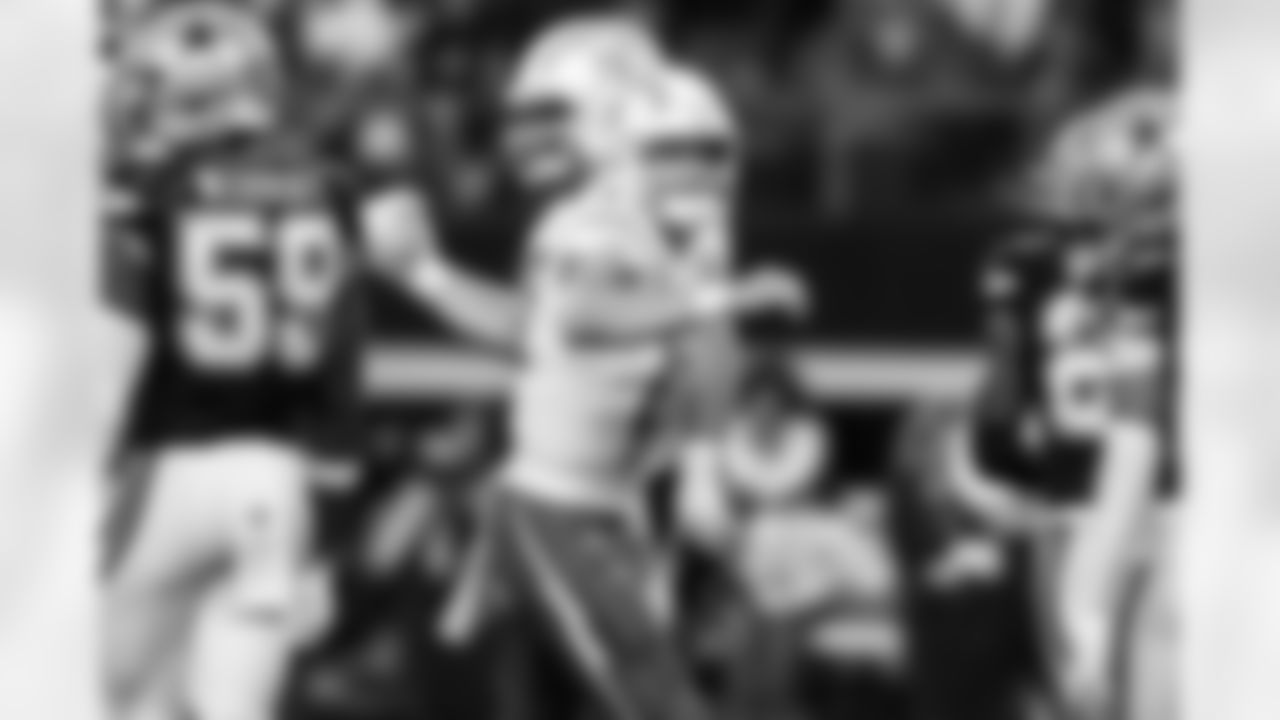 QB Justin Herbert (10)