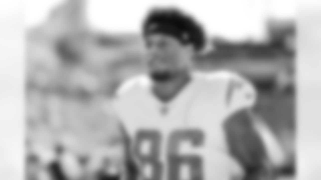 TE Oronde Gadsden (86)