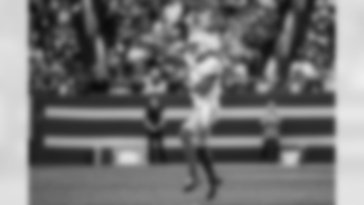 Check out the best shots from the Chargers Week 18 matchup against the Broncos!