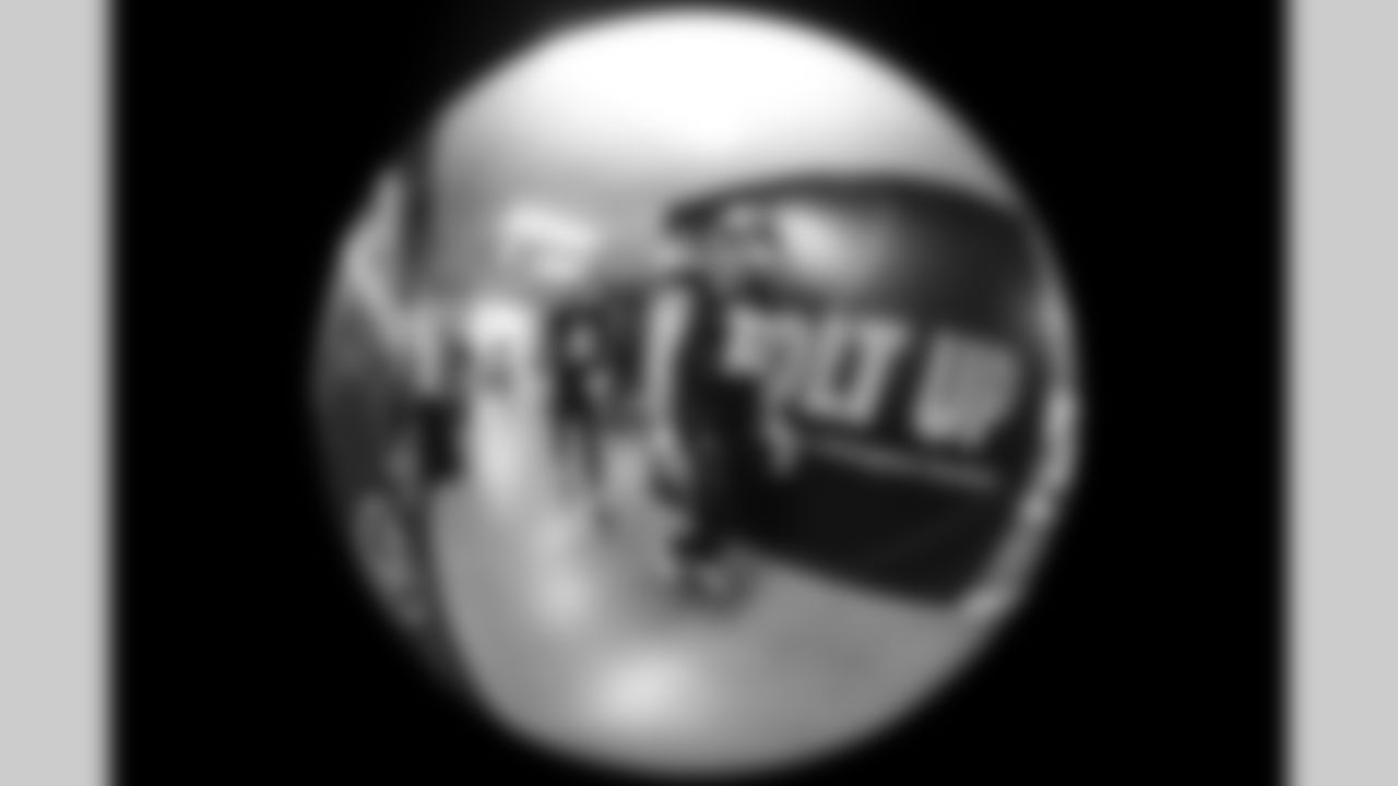 QB Justin Herbert (10)