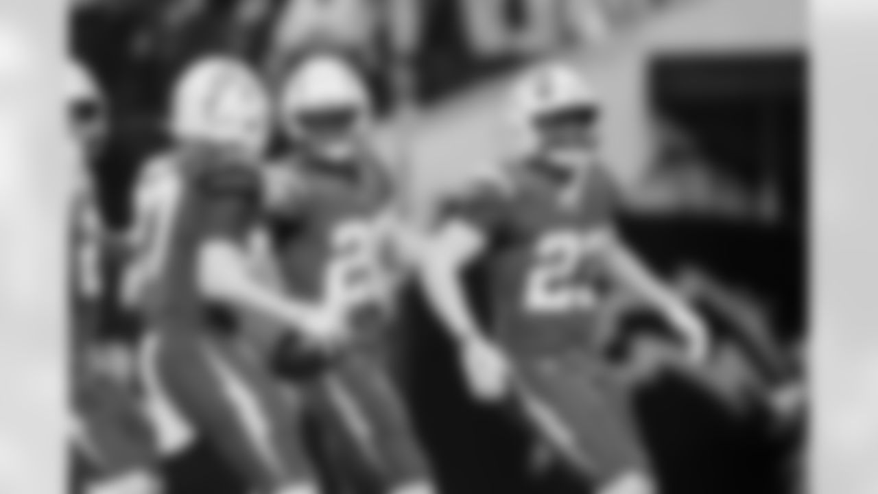 S RJ Mickens (27), CB Cam Hart (20) and S Tony Jefferson (23)