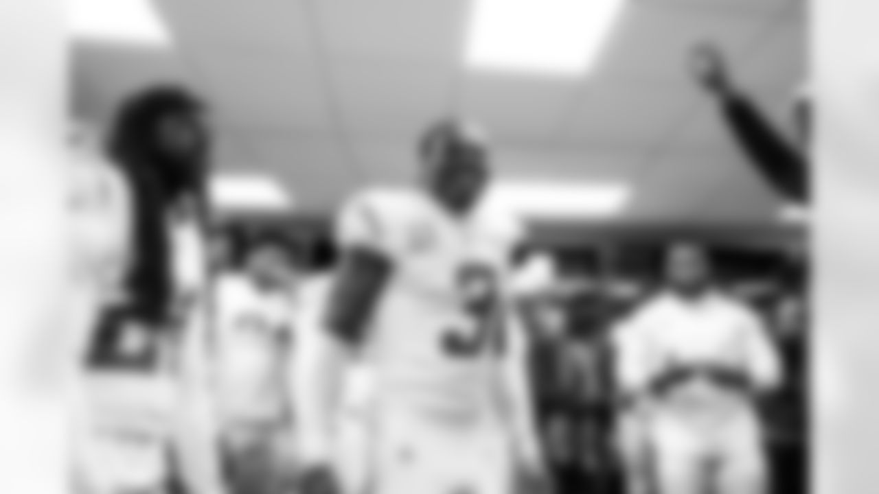 CB Donte Jackson (26) and S Derwin James Jr. (3)