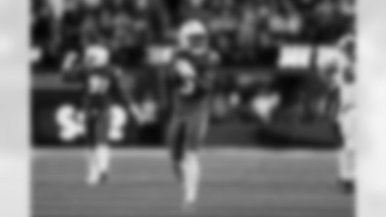 S Derwin James Jr. (3)