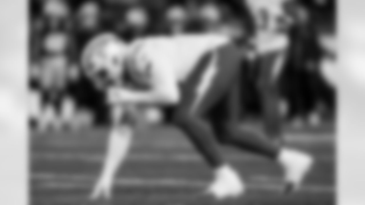 Take a look at the best photos of Chargers 2026 free agent Da'Shawn Hand