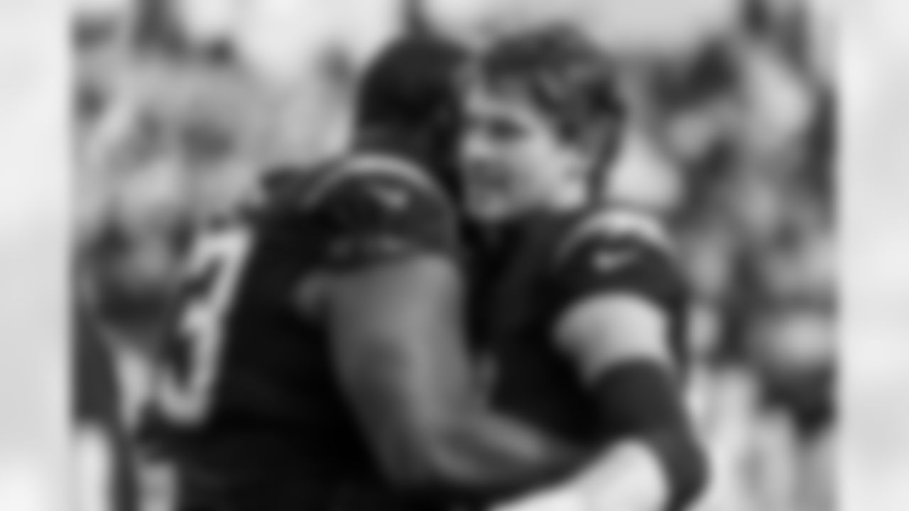 Take a look back at the best photos of Justin Herbert's 2025 campaign.