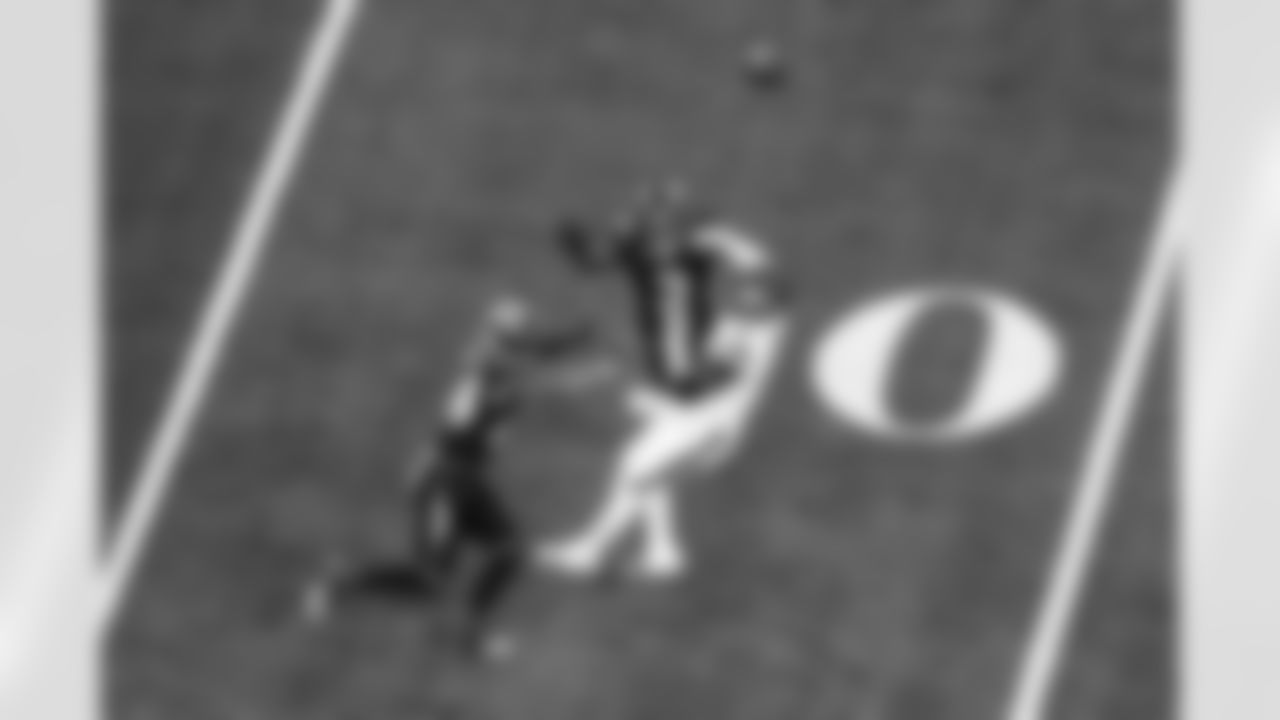 CB Benjamin St-Juste (24) and S Derwin James Jr. (3)