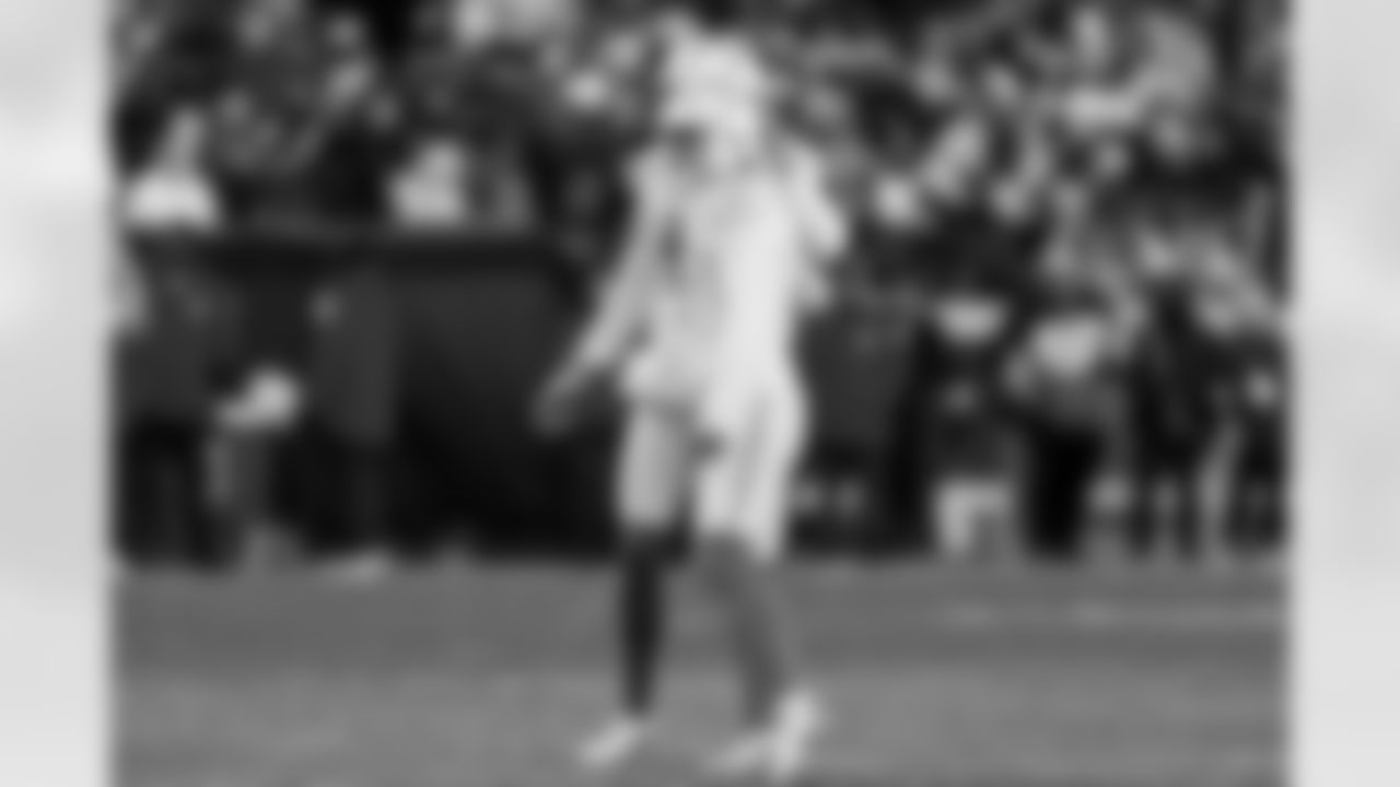 K Cameron Dicker (11) and P JK Scott (16)