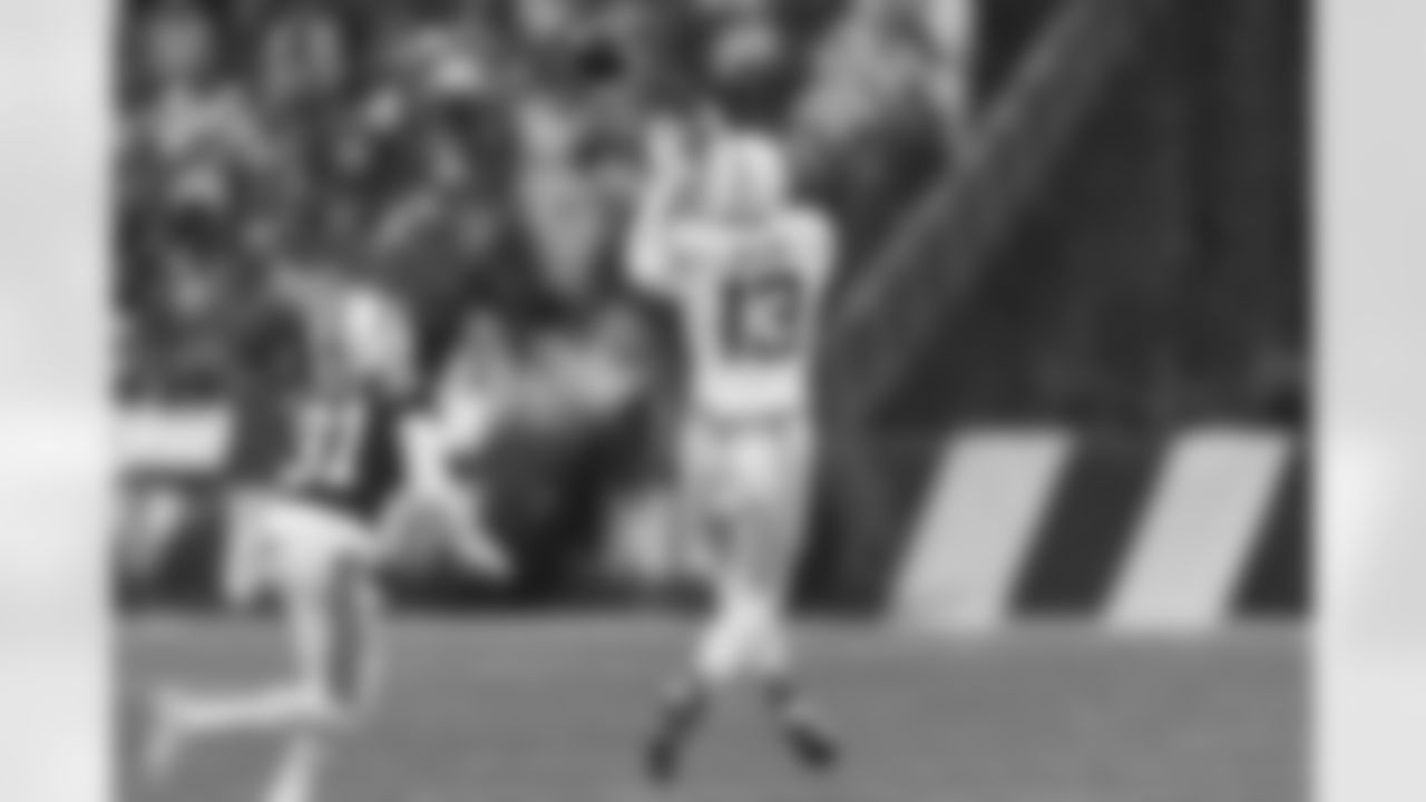 The Los Angeles Chargers play the New England Patriots on Sunday, December 3, 2023 at Gillette Stadium in Foxborough, MA.
[FINAL SCORE: LAC 6 - NE 0]