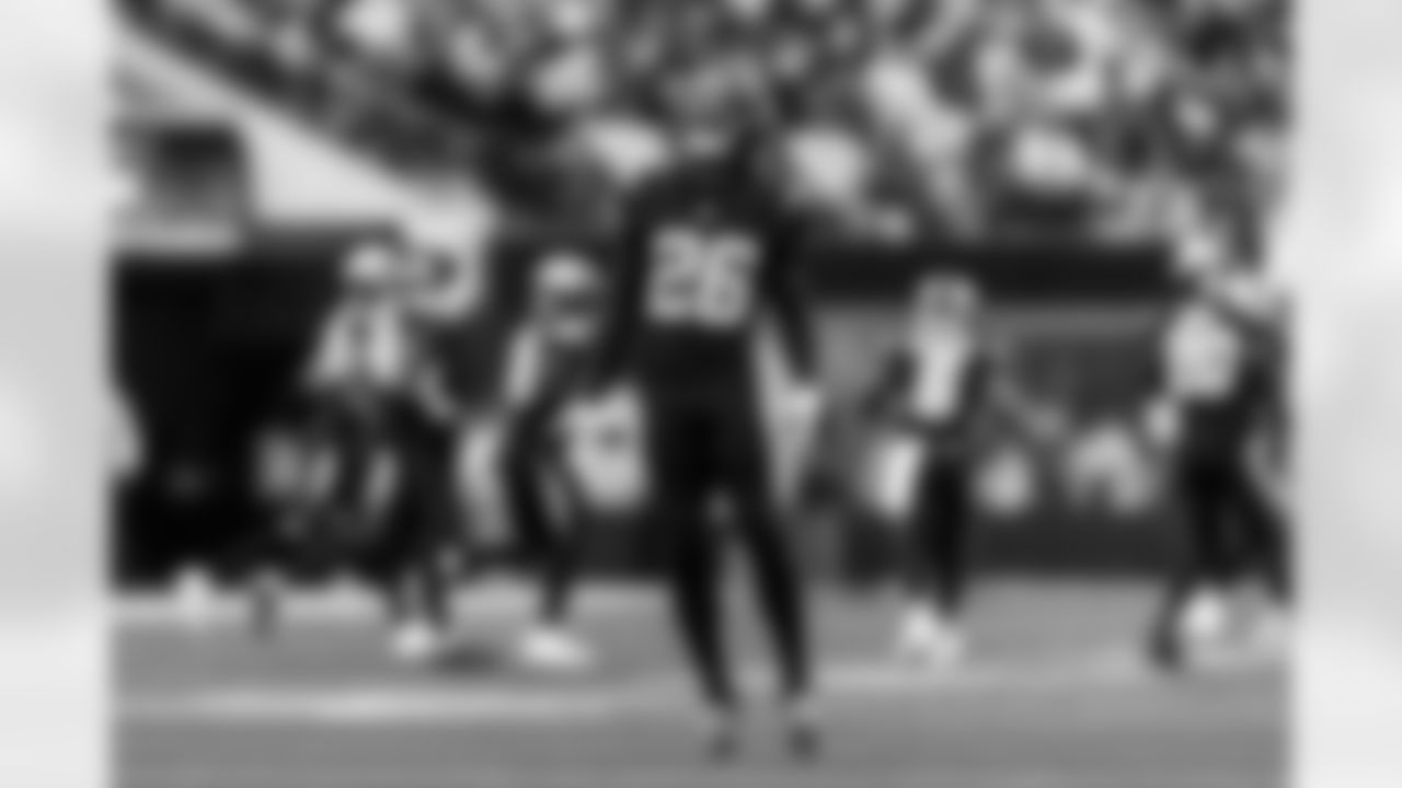 Check out the best shots from the Chargers Week 13 matchup against the Raiders!