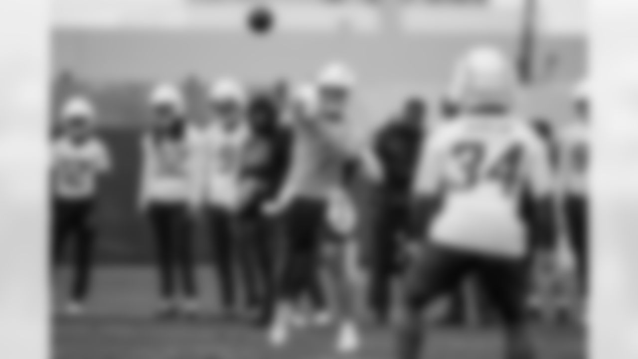 The Los Angeles Chargers play the Houston Texans on Wednesday, December 31, 2025 at SoFi Stadium in Inglewood, CA.
[FINAL SCORE: HOU 20 - LAC 16]