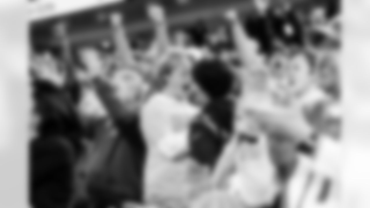 The Los Angeles Chargers play the Cincinnati Bengals on Sunday, November 17, 2024 at SoFi Stadium in Inglewood, CA.
[FINAL SCORE: LAC 34 - CIN 27]