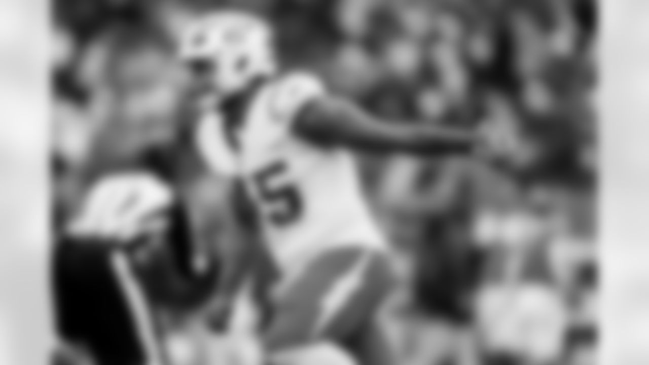 Check out the best shots from the Chargers Week 9 matchup against the Titans!