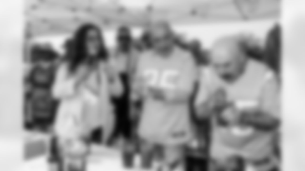 The Los Angeles Chargers play the Denver Broncos on Sunday, September 21, 2025 at SoFi Stadium in Inglewood, CA.
[FINAL SCORE: LAC 23 - DEN 20]