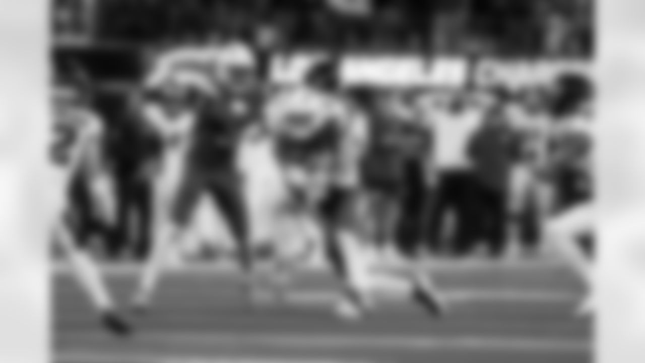 QB Justin Herbert (10)