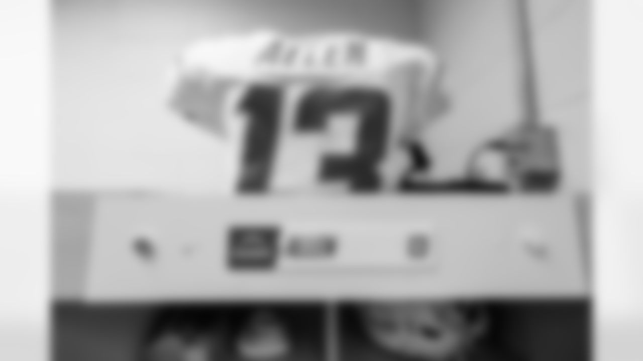 Check out the best shots from the Chargers Week 18 matchup against the Broncos!