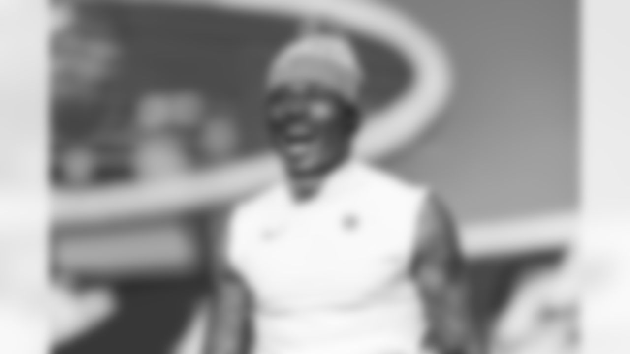 Check out the best shots from the Chargers Week 15 matchup against the Chiefs!